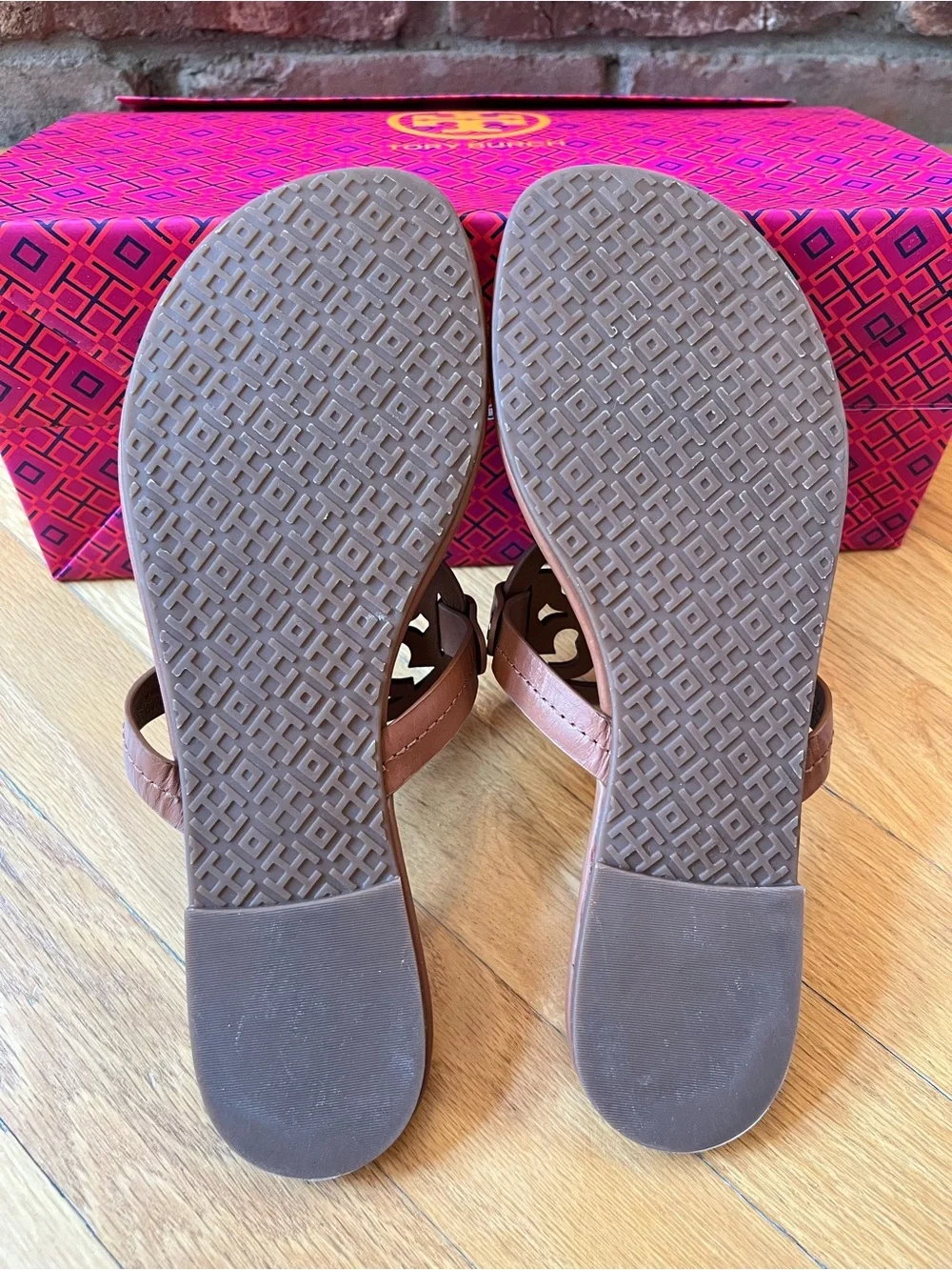Tory Burch Vintage Vachetta Dark Tan Light Broen Leather Miller Sandals